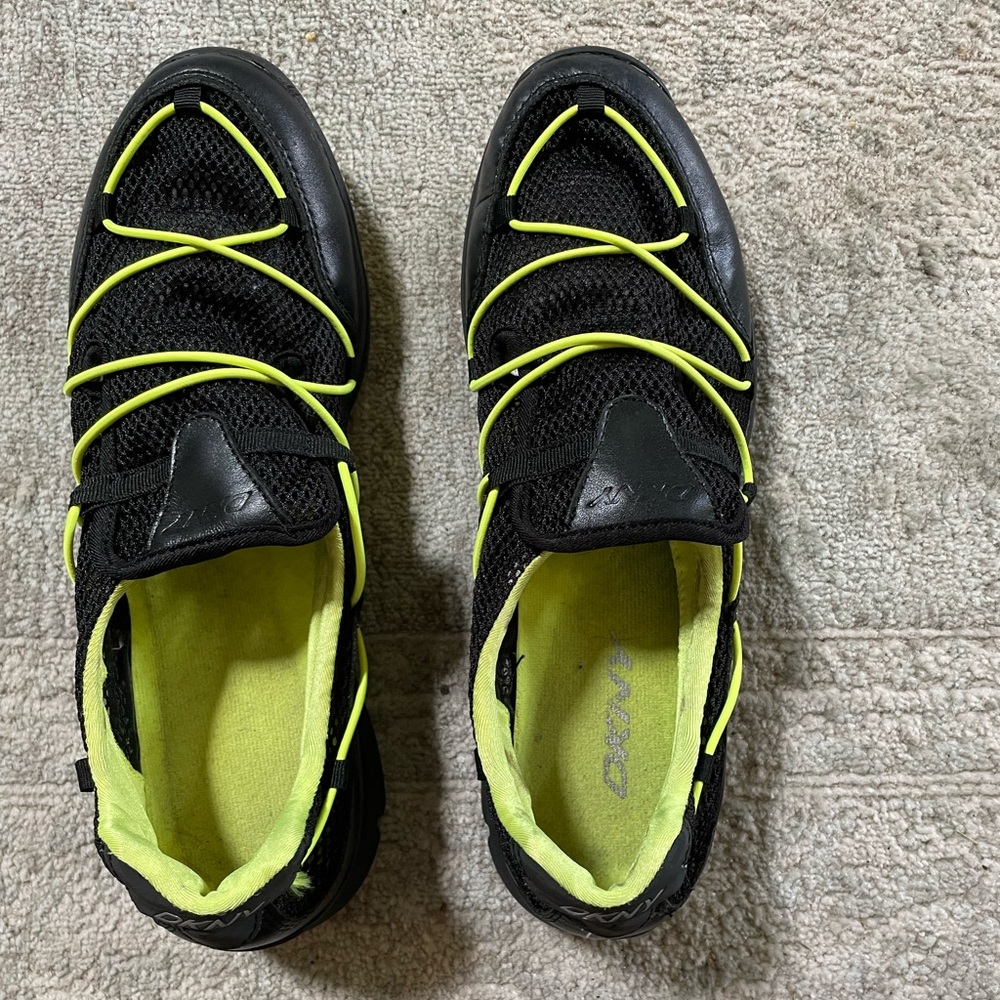 DKNY Bicycling Shoes